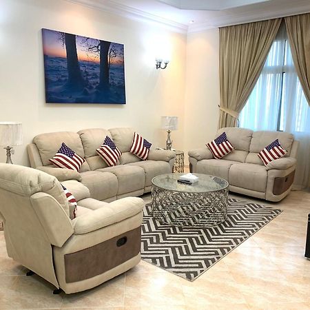 Al Misrea Tower Apartment Manama Luaran gambar