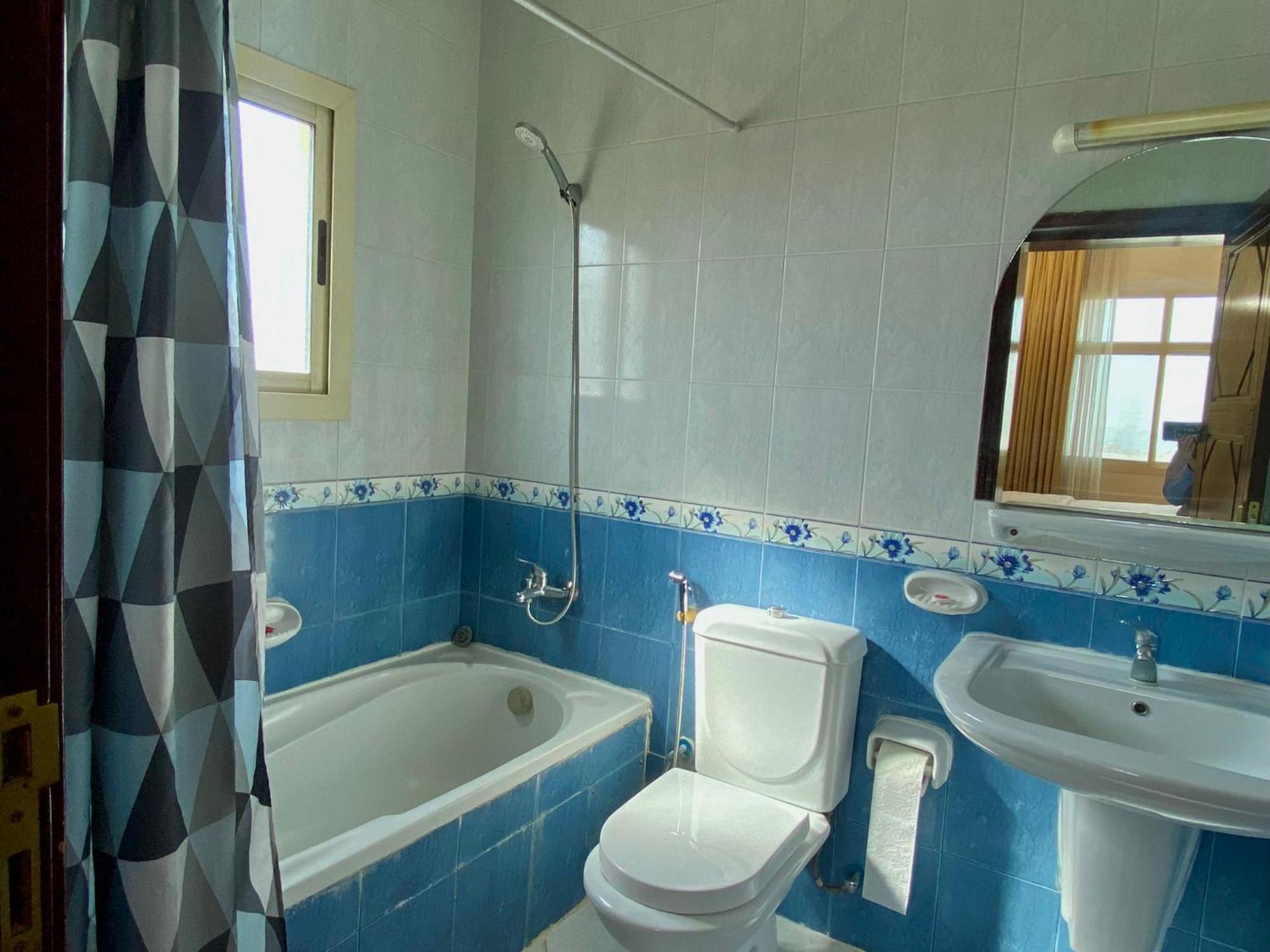 Al Misrea Tower Apartment Manama Luaran gambar