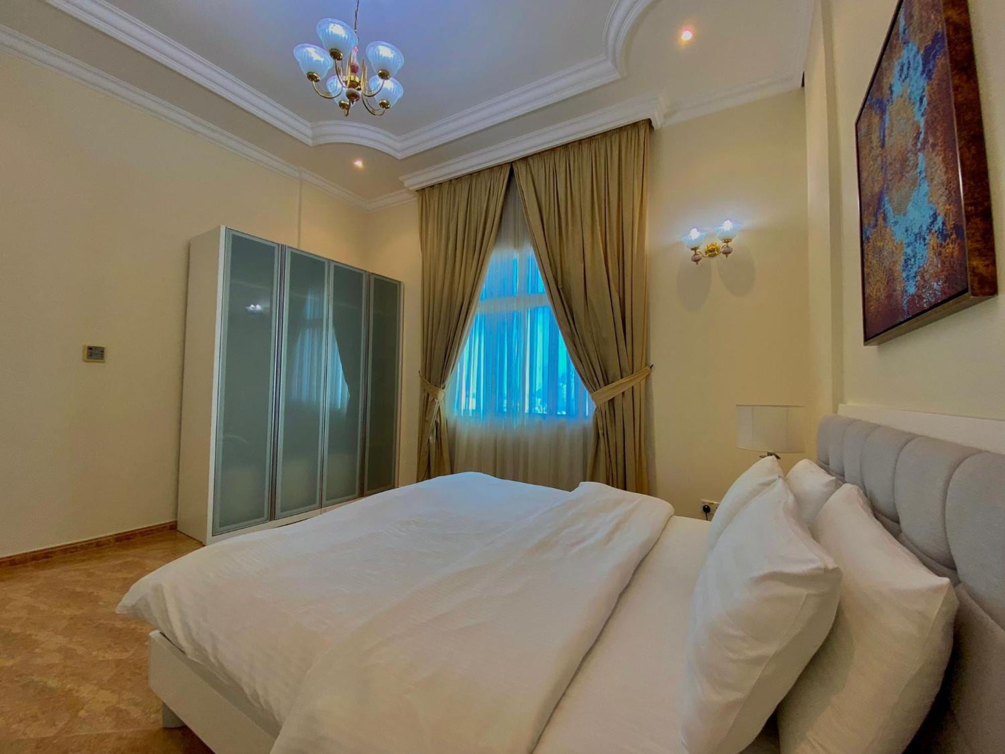 Al Misrea Tower Apartment Manama Luaran gambar