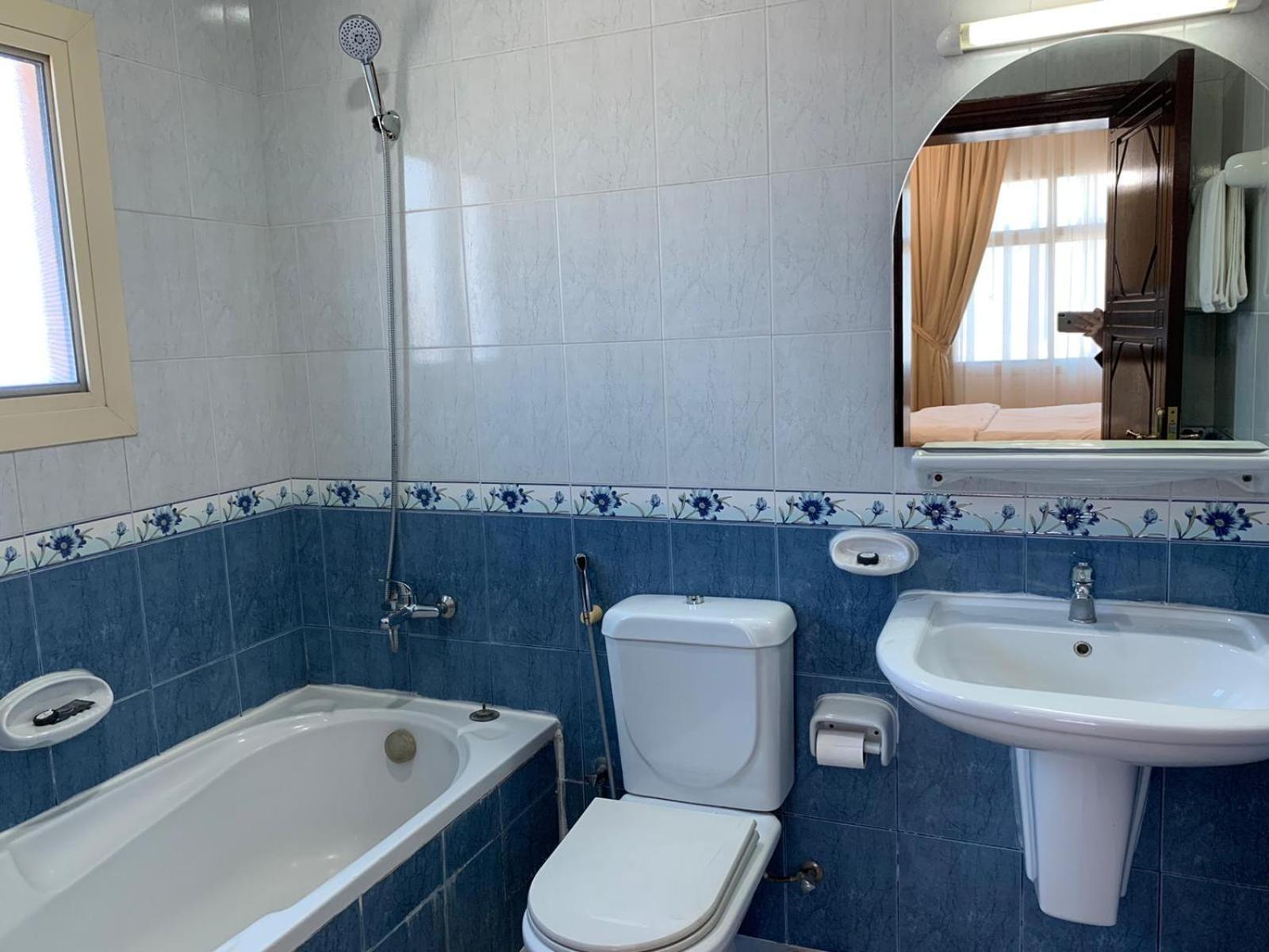 Al Misrea Tower Apartment Manama Luaran gambar
